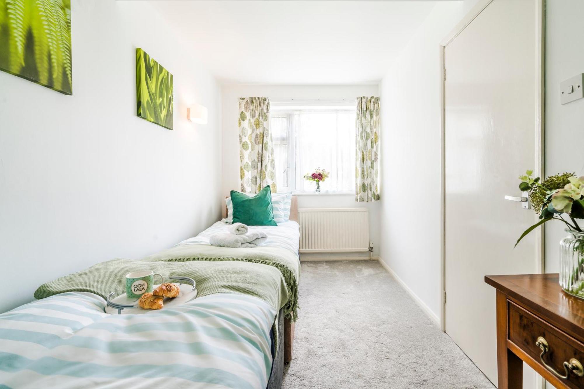 Leicester Oadby 4 Bed Home, 8 Guests, Park 5 Cars Extérieur photo
